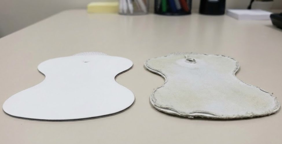 オムロン ロングライフパッドの新品と古くなったパッドの比較写真